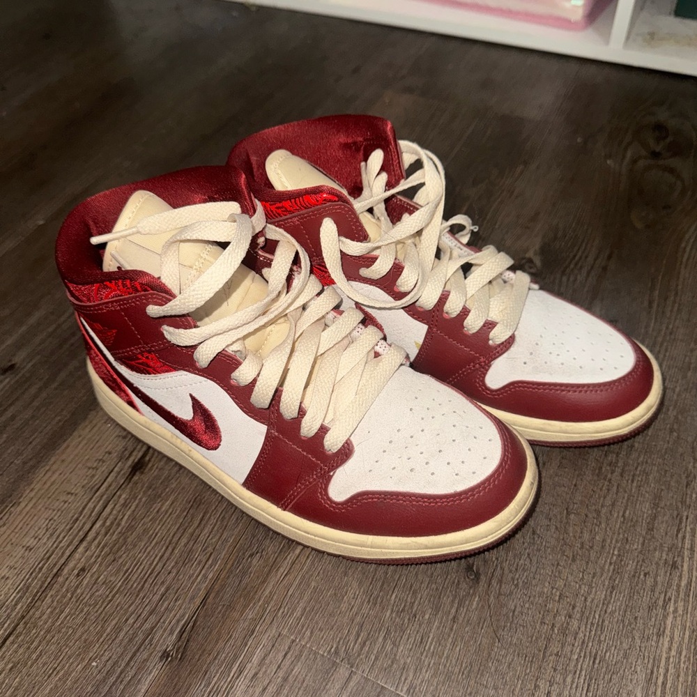 Women's Jordan 1 Mid SE